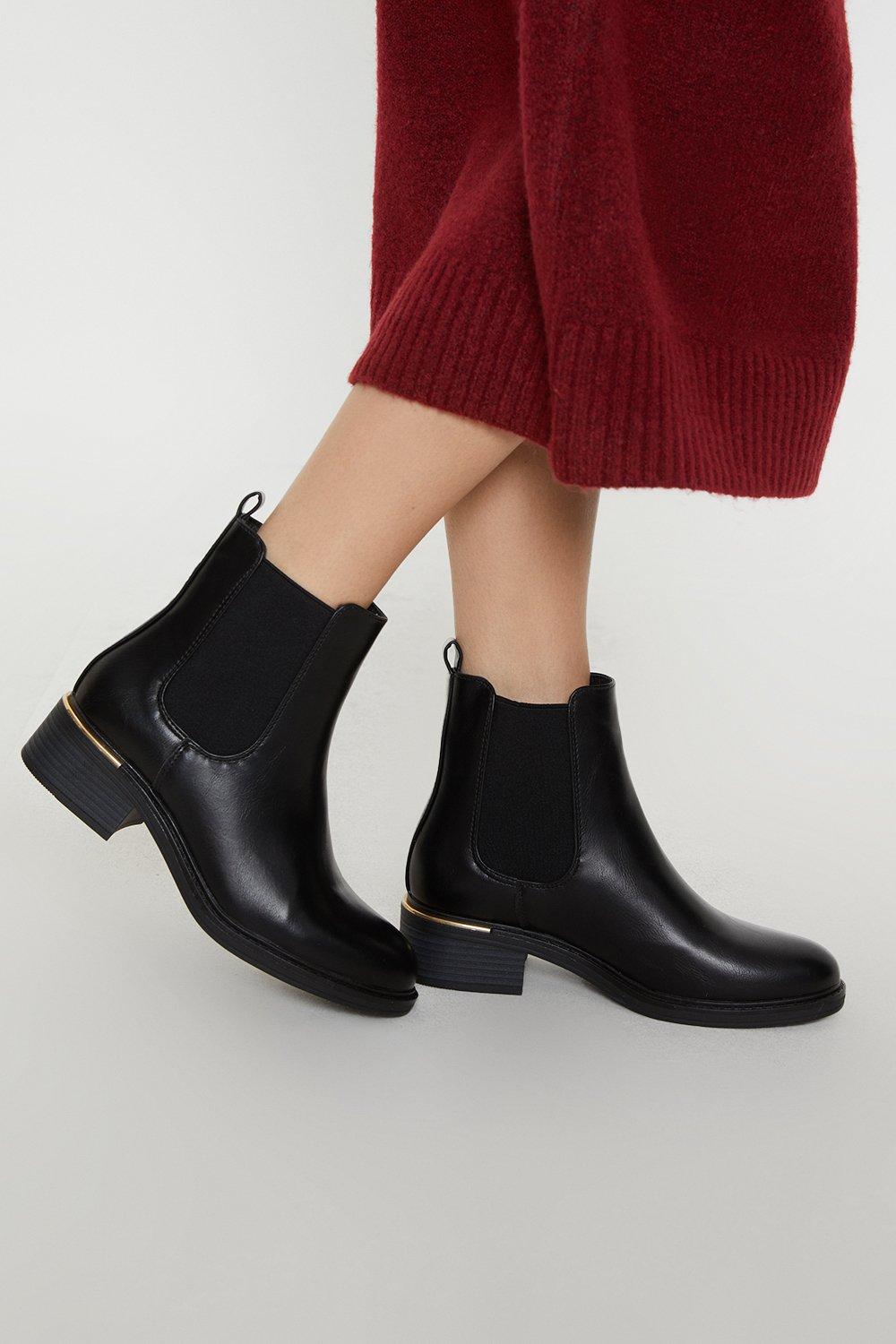 Women’s Margot Round Toe Heel Clip Flat Ankle Boots - black - 5