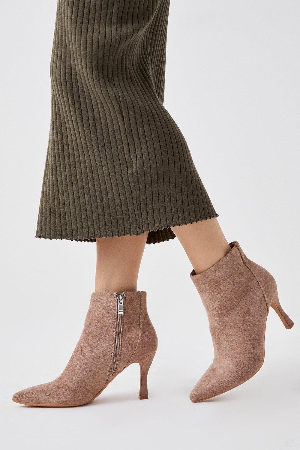 Women’s Principles: Ophelia Pointed Medium Heel Ankle Boots - taupe - 4