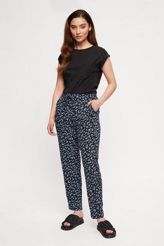 Dorothy Perkins Petite Navy Ditsy Floral Joggers 1