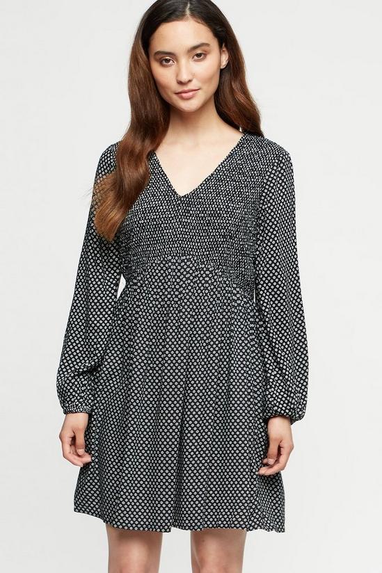 Dorothy Perkins Petite Mono Ditsy Shirred Fit And Flare Dress 1