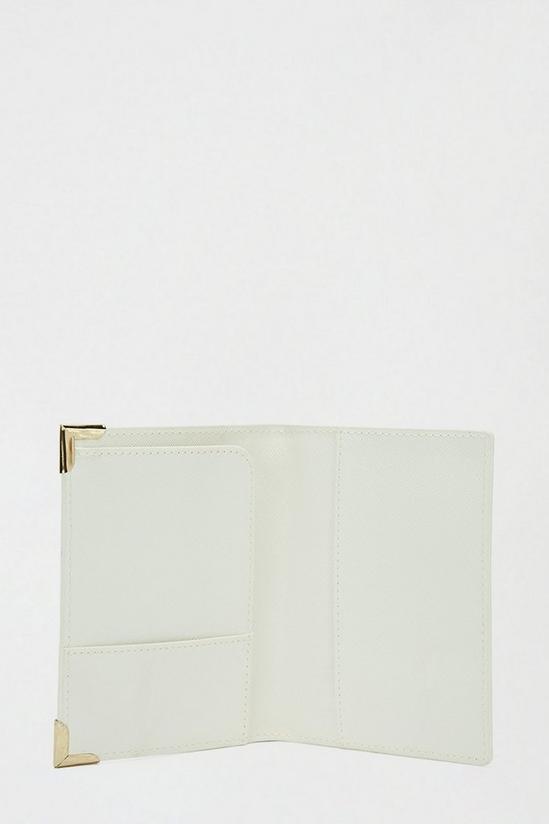 Dorothy Perkins Love Is In The Air White Passport Holder 2