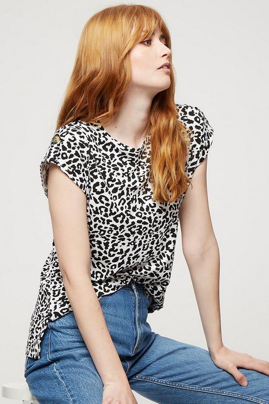 Dorothy Perkins Leopard Button T-shirt 1