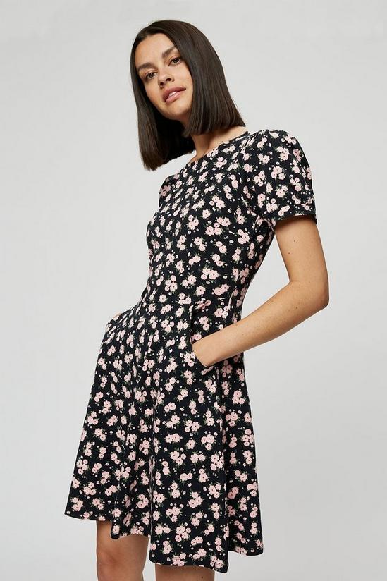 Dorothy Perkins Pink Floral Short Sleeve Cotton Elastane Fit And Flare Dress With Side Pockets. 1