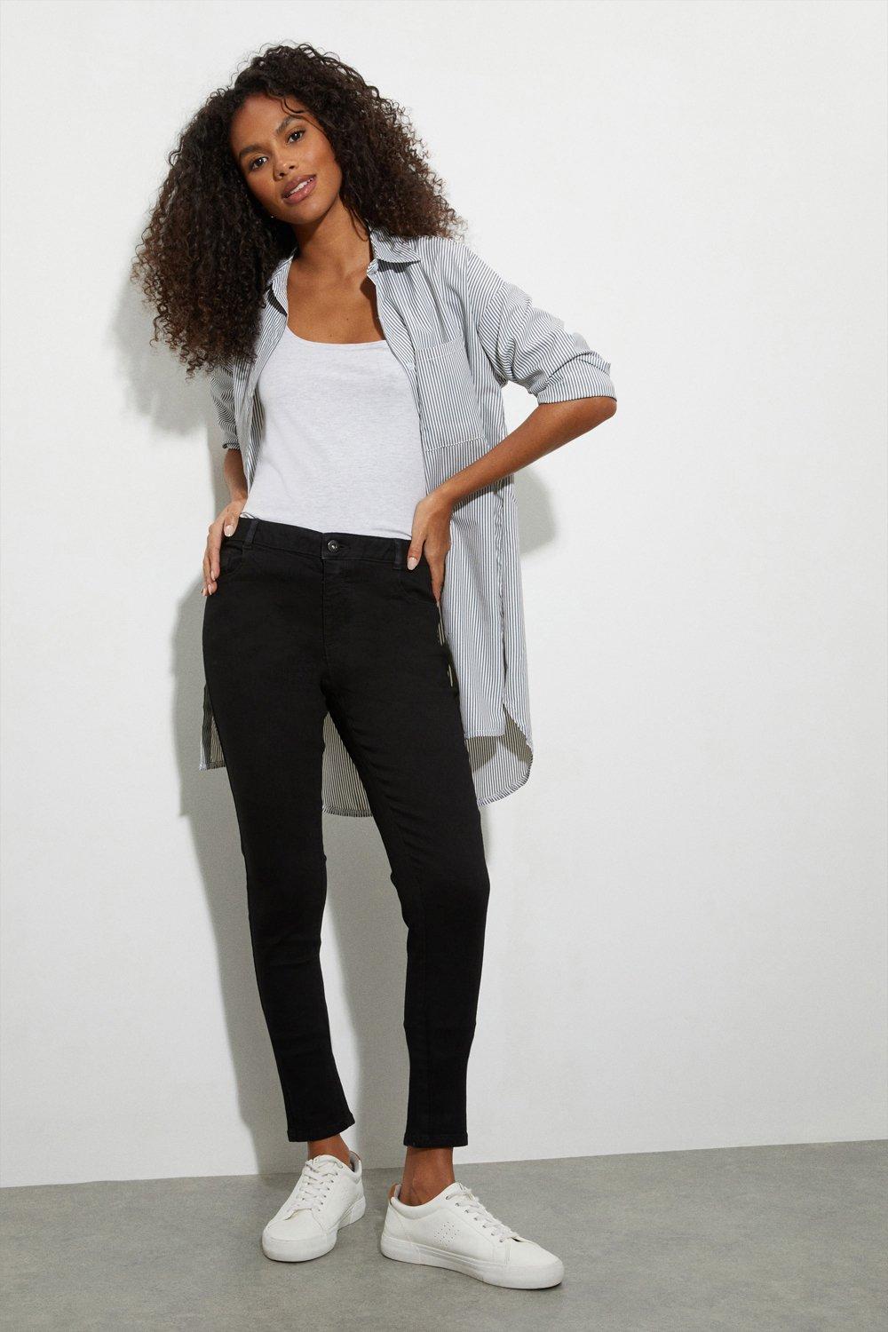 Black skinny store jeans white shirt