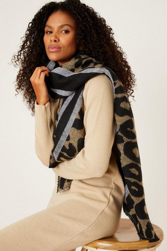 Dorothy Perkins Large Scale Leopard Print Scarf 1
