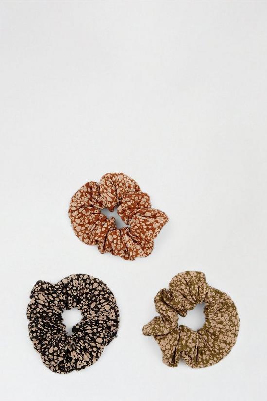 Dorothy Perkins Textured Three Pack Scrunchies 1