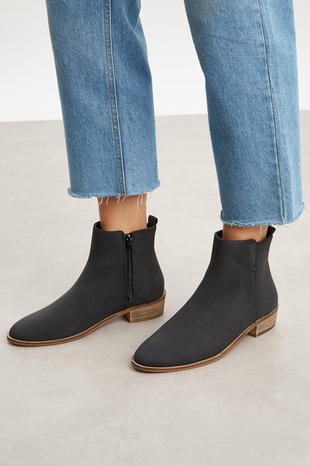 Century on sale flat boot