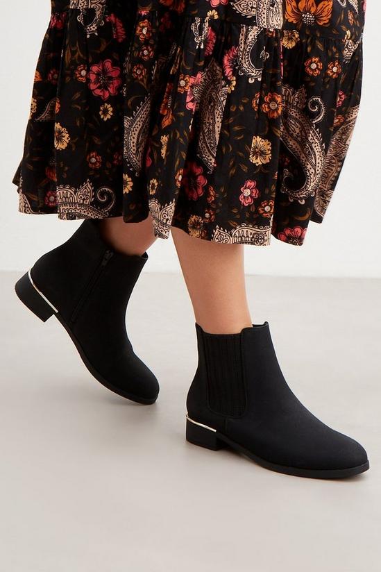 Good For the Sole Good For The Sole: Solo Heel Trim Ankle Boots 3