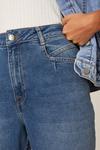 Dorothy Perkins Petite Ripped Pocket Detail Mom Jeans thumbnail 4