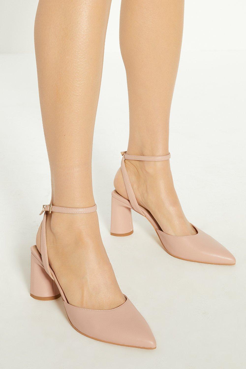 Pointed court store shoes block heel