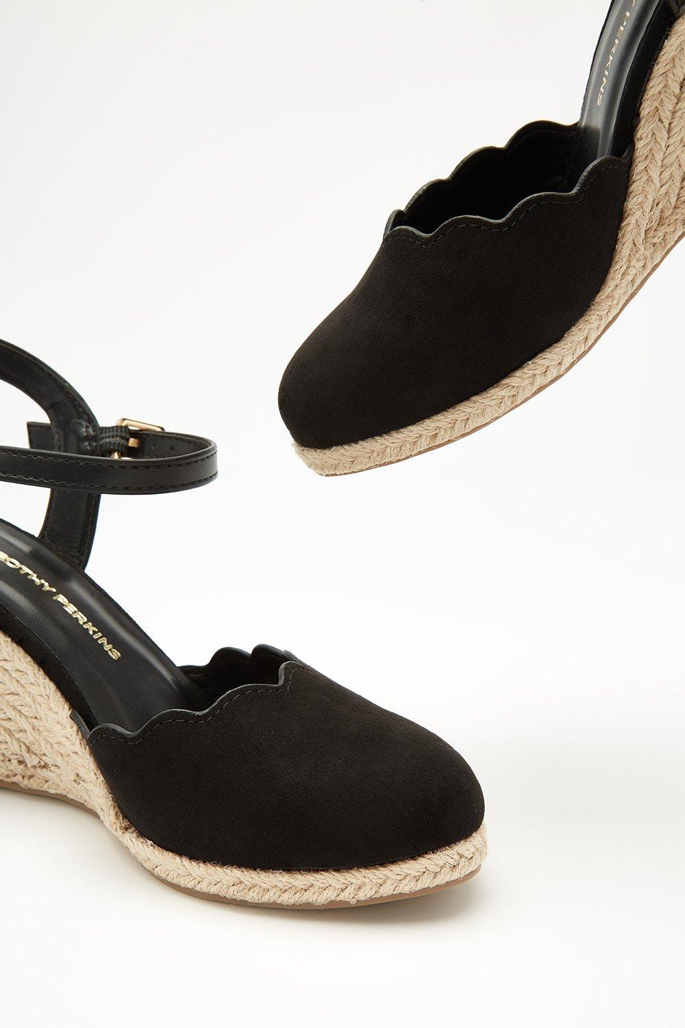 Scalloped on sale espadrille wedges