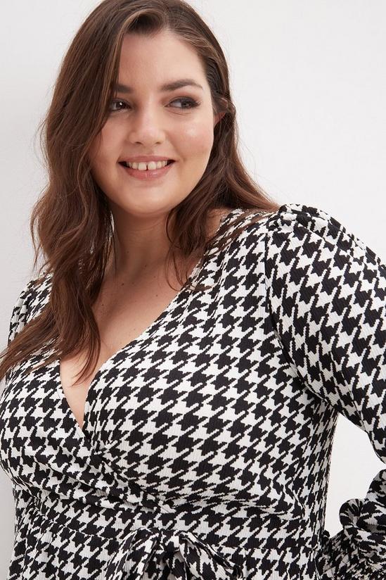 Dorothy Perkins Curve Dogtooth Print Shirred Cuff Wrap Top 4