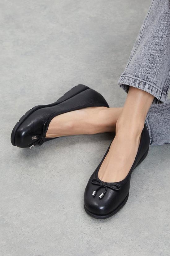 Good For the Sole Good For The Sole: Tyra Leather Comfort Ballet Flats 1