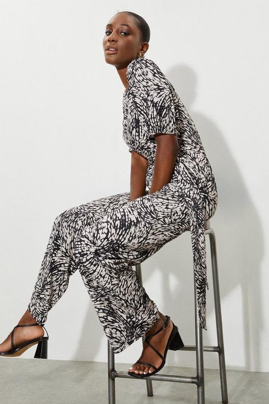 Dorothy Perkins Mono Abstract Print Belted Jumpsuit 1