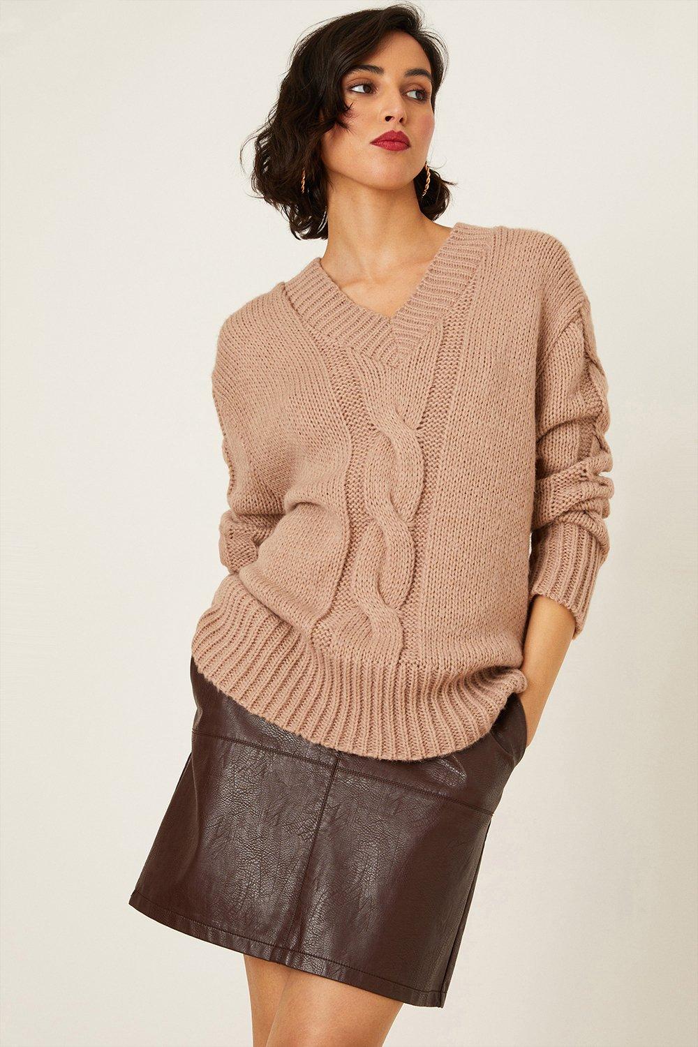 Women’s V Neck Cable Jumper - stone - S