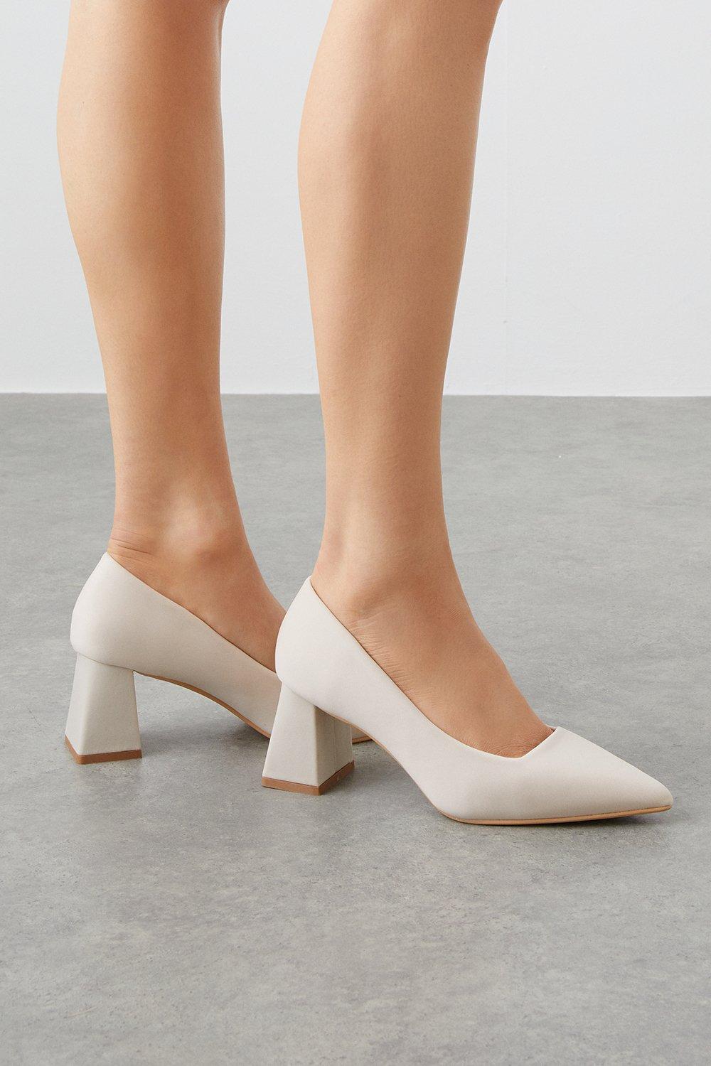 Women’s Delia Block Heel Court Shoes - beige - 7
