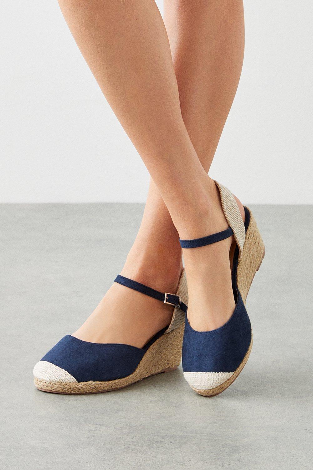 Women’s Extra Wide Fit Rolo Closed Toe Canvas Wedges - navy - 6