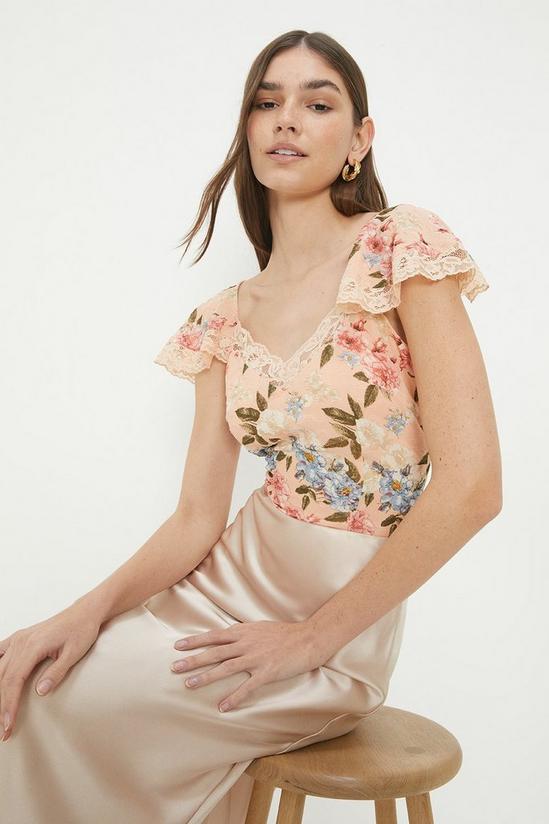 Dorothy Perkins Textured Floral Ruffle Sleeve Top 1