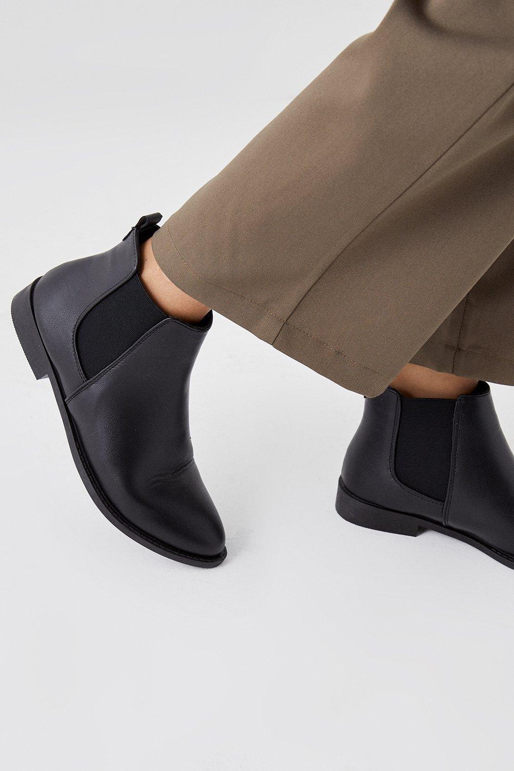 Wide fitting mens hot sale chelsea boots