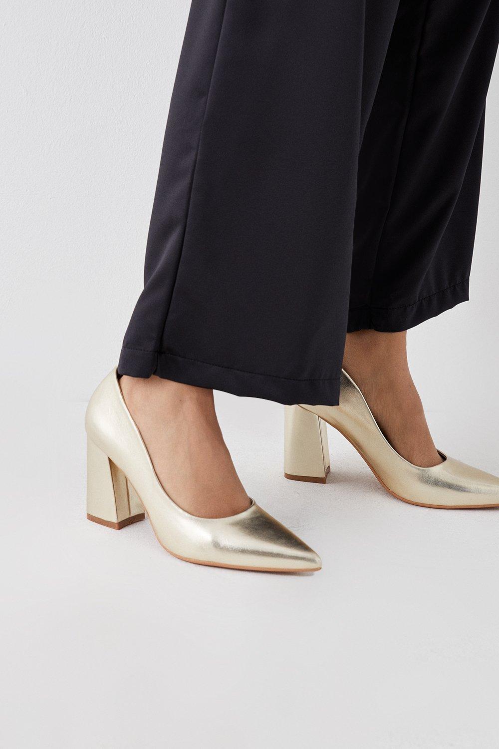 Women’s Faith: Carly Block Heel Court Shoes - gold - 7