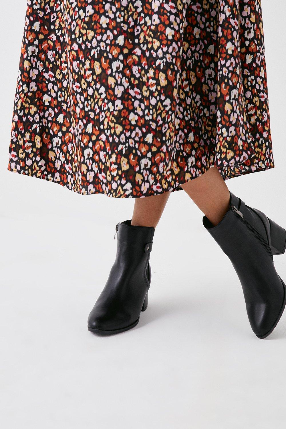 Women's Principles: Ohio Chelsea Medium Block Heel Ankle Boots - black - 8
