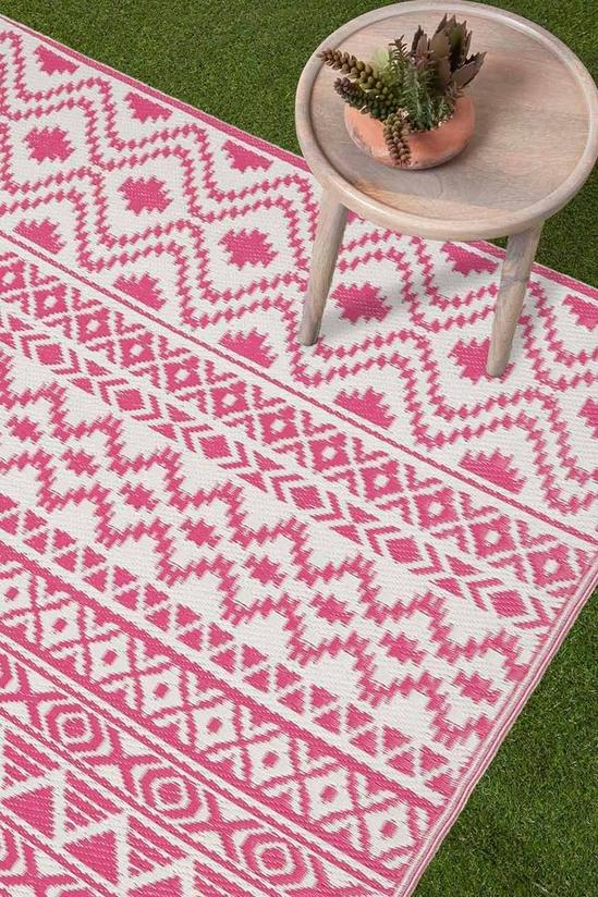 Homescapes Tia Aztec Pink & White Outdoor Rug 2