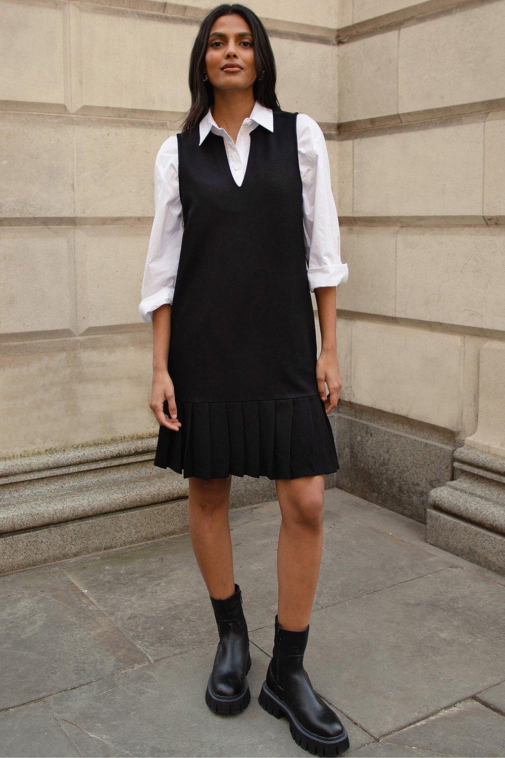 V neck clearance pinafore